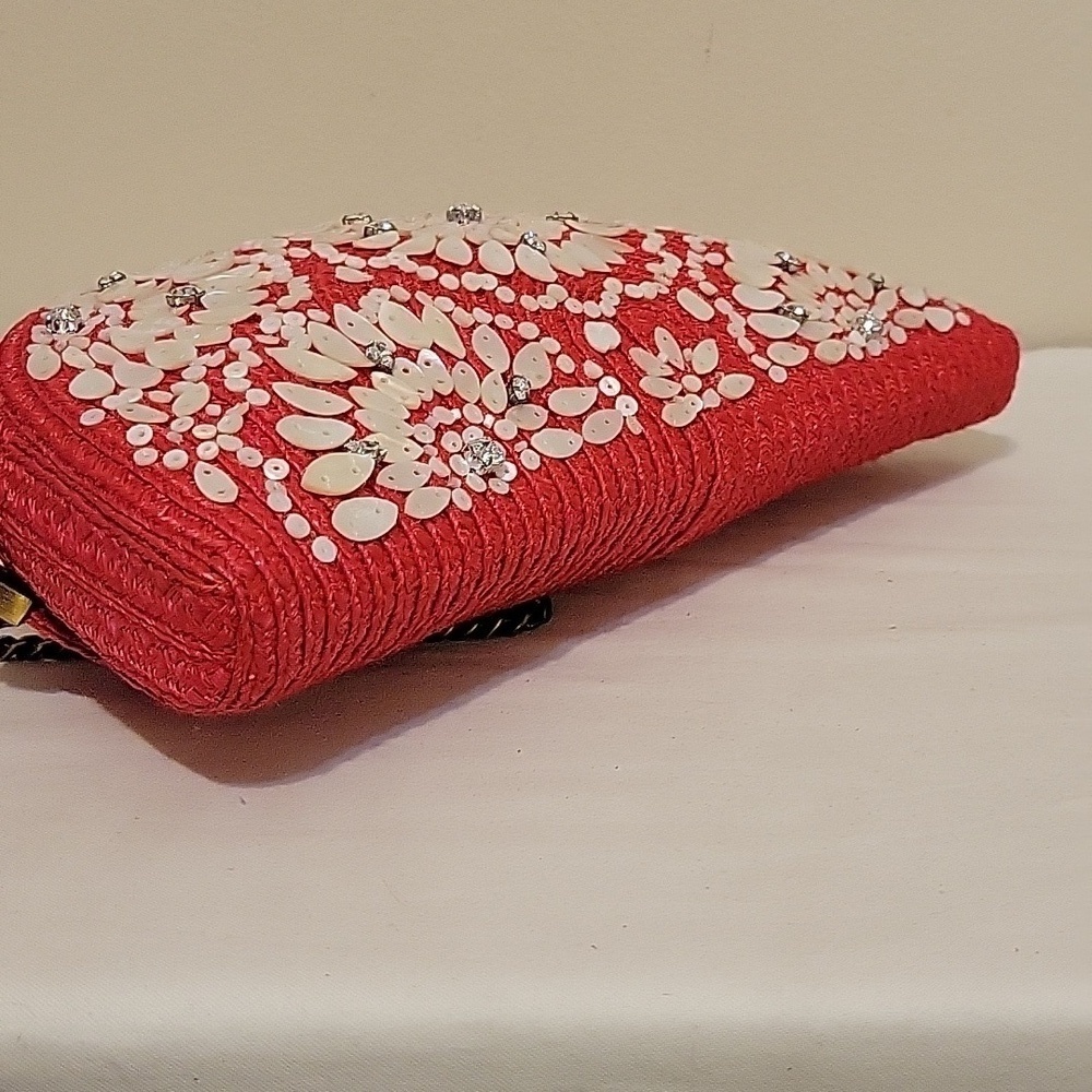 Eric Javits Red Straw Beaded Shoulder Bag - Picture 6 of 11